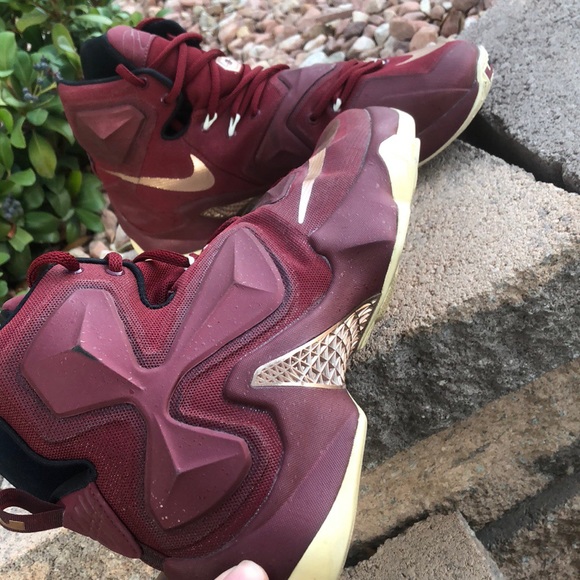 Lebron 13 - Picture 2 of 3